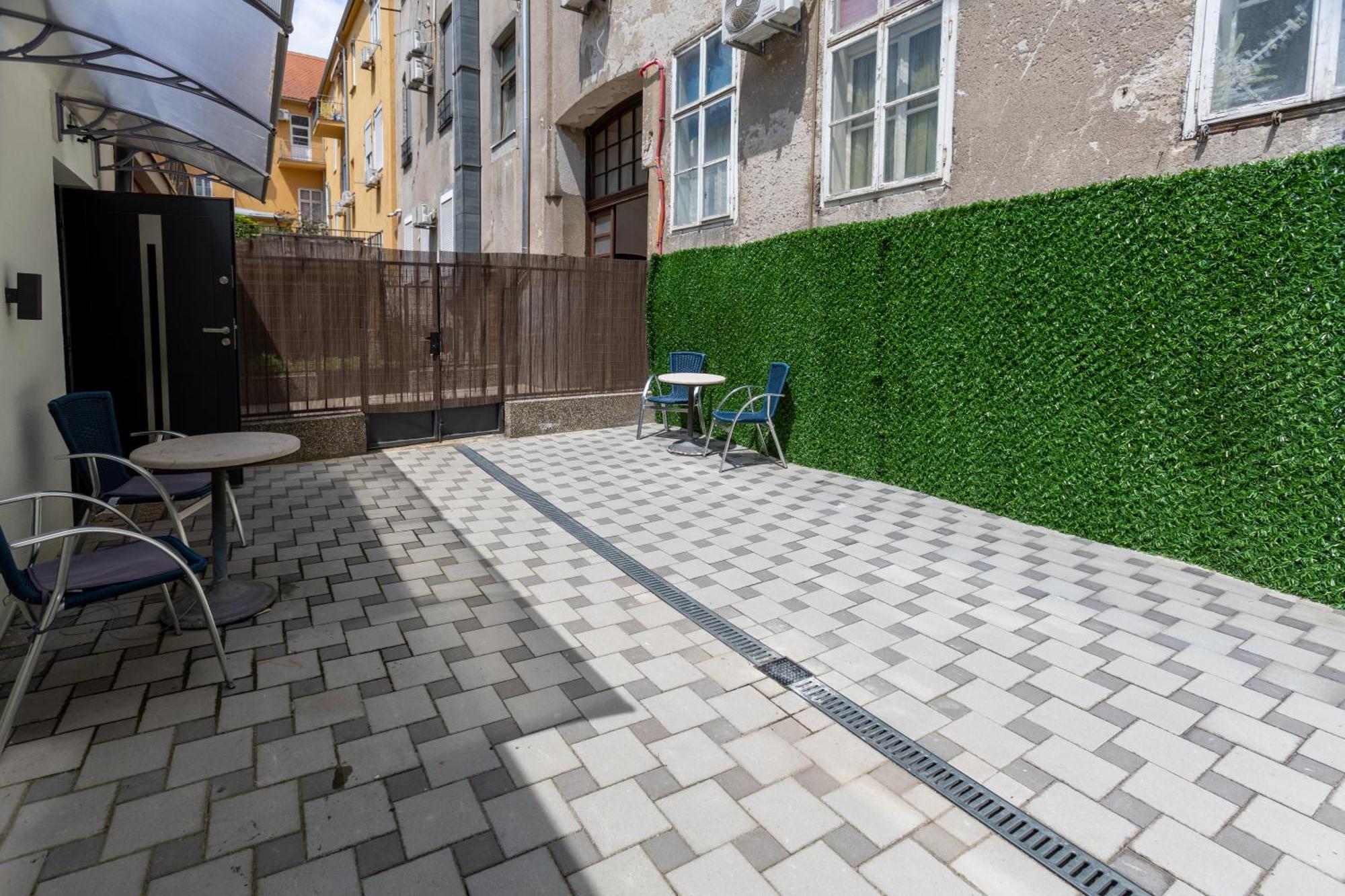 Inn The Center Zagreb Studio Apartment Buitenkant foto